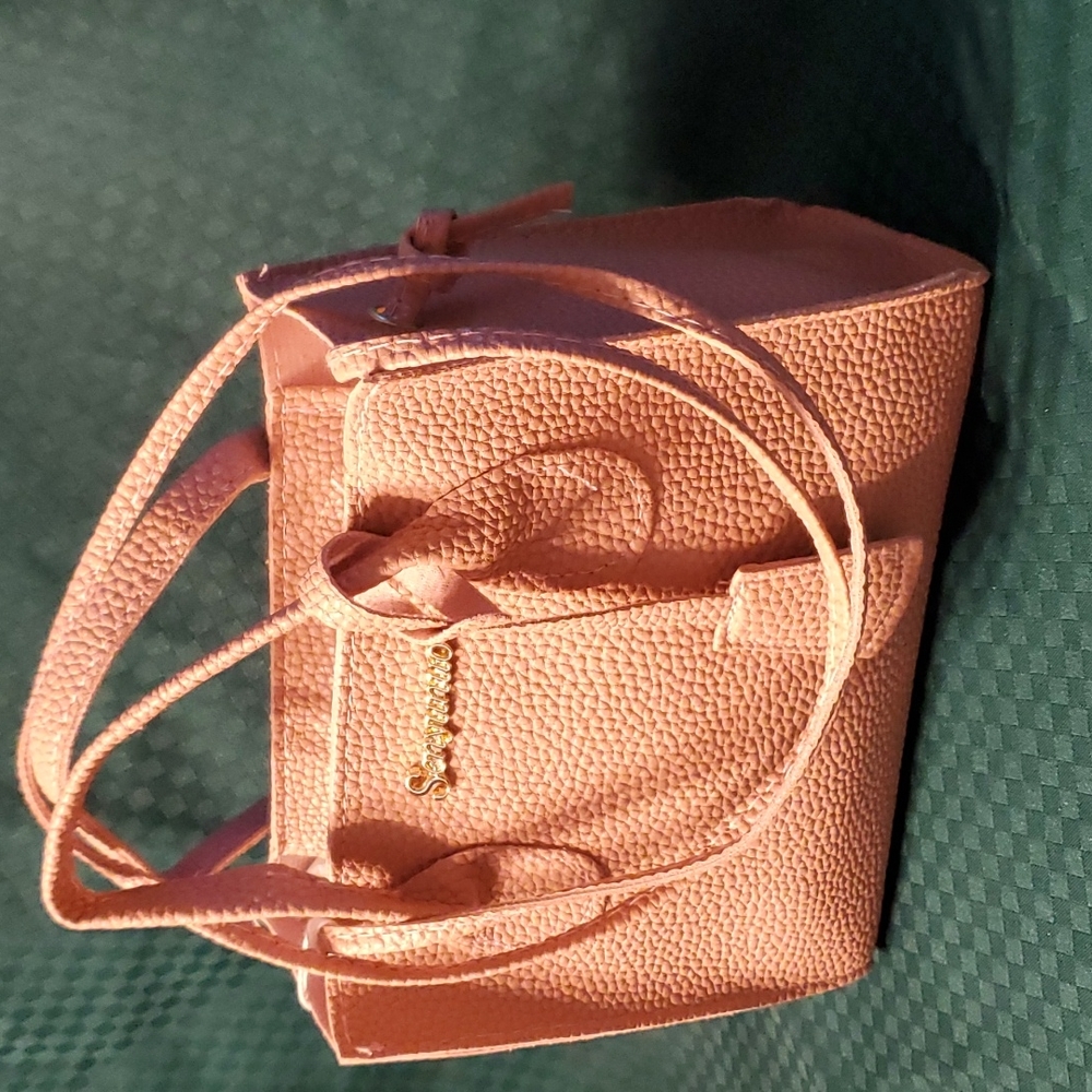 Cross body/purse zip closure